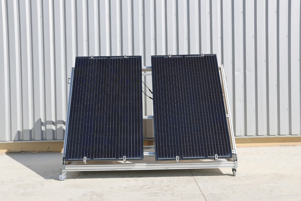 Panneau photovolatïque sur banc de formation aux habilitations électrique BP et BR champ PV