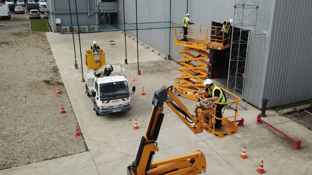 Zone de pratique nacelle/pemp chez Camira avec 4 stagiaires sur les nacelles