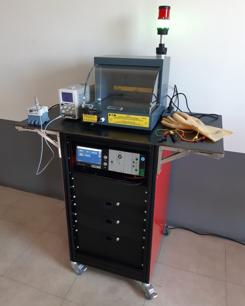 Banc d'essai pour formation habilitation électrique chez Camira