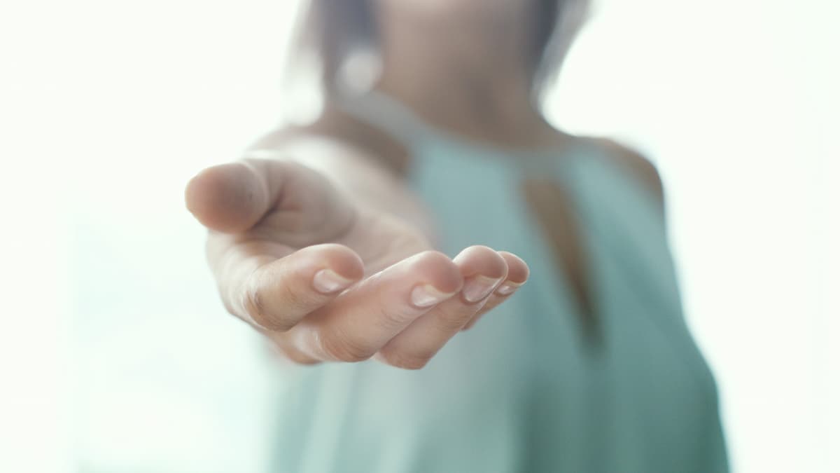 Apporter de l'aide aux personnes présentant des troubles psychiques par l'écoute, l'encouragement et l'orientation vers des professionnels de santé